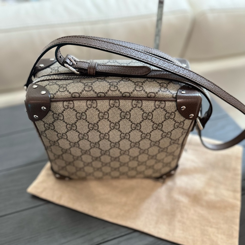 AUTHENTIC Gucci GG Supreme Tote Shoulder Bag - Picture 1 of 13